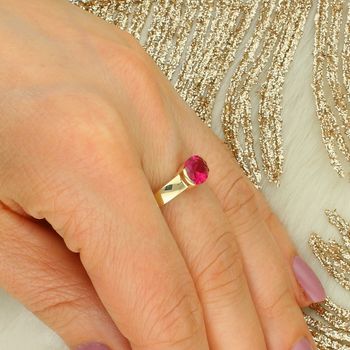 Złoty pierścionek damski z owalnym rubinem syntetycznym. Elegancki model z kolekcji Rainbow – idealny na zaręczyny i wyjątkowy prezent.5.jpg